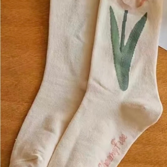 Set of 2 Pairs - Comfy Cute Socks Perfect For any Weather - Picture 2 of 9